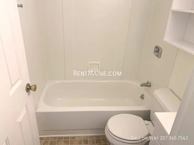 29 Chamberlain St #3 — Photo 11