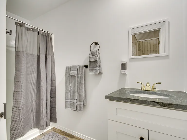 Tiny Apartment Rentals — Photo 8
