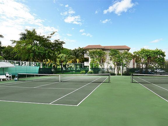 5th image of 13 Royal Palm Way #PH606