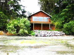 63893 Fossil Point Rd, Coos Bay, OR 97420