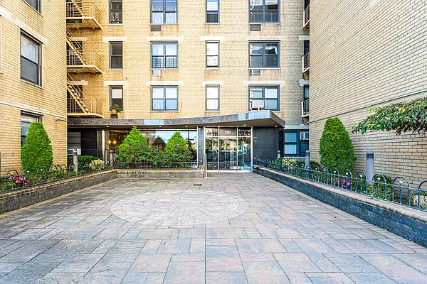 Sold by Yup Realty LLC | media 50