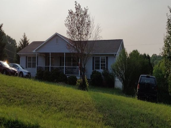 2nd image of 2232 Magnolia Dr