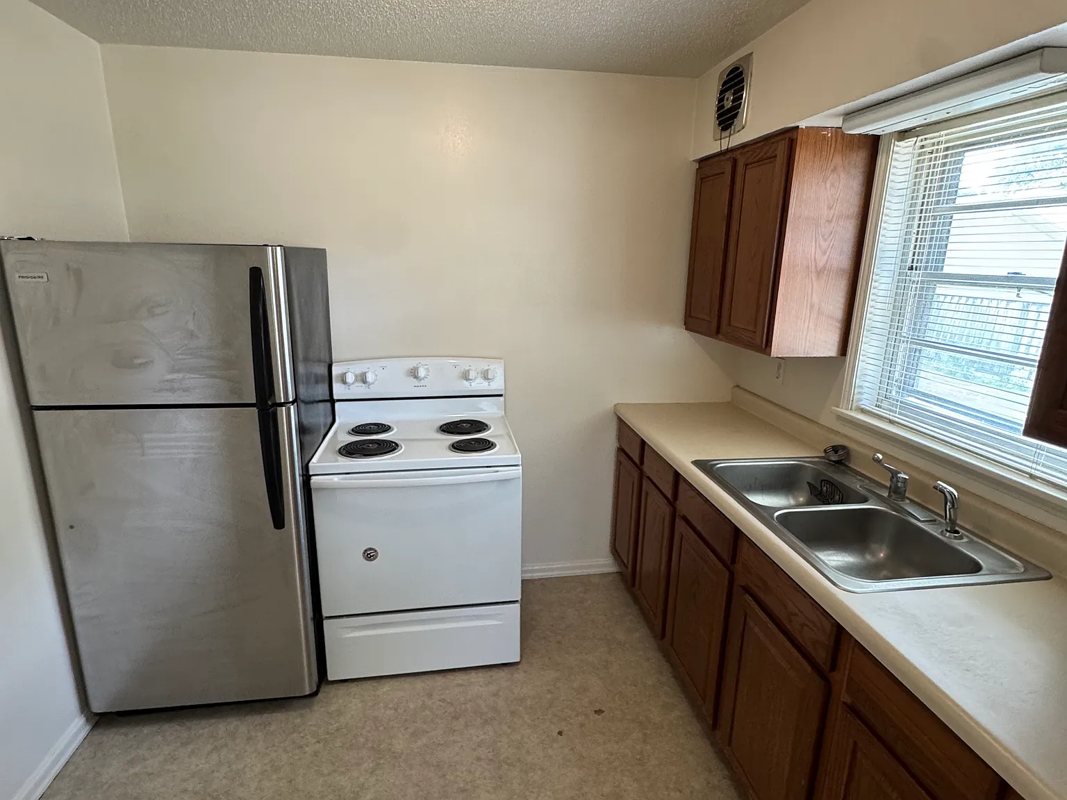 2 bed, 900 sqft, $800 — Photo 4