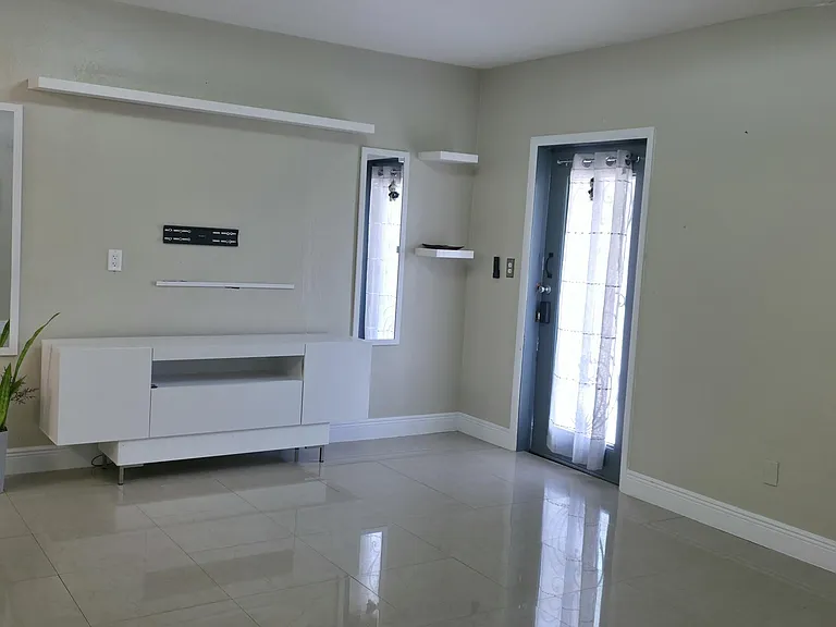 1203 Chateau Park Dr — Photo 5