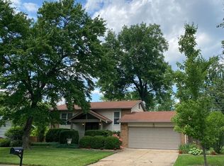 329 Bellestri Dr, Ballwin, MO 63021