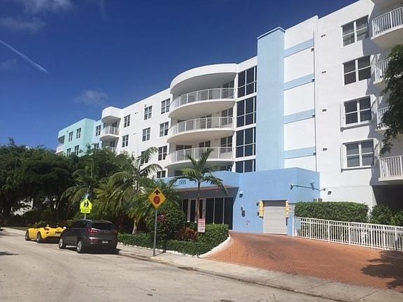 5th image of 1555 N Treasure Dr #506