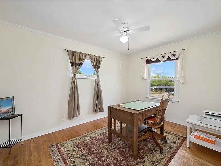 4530 Woodview Dr NE — Photo 10