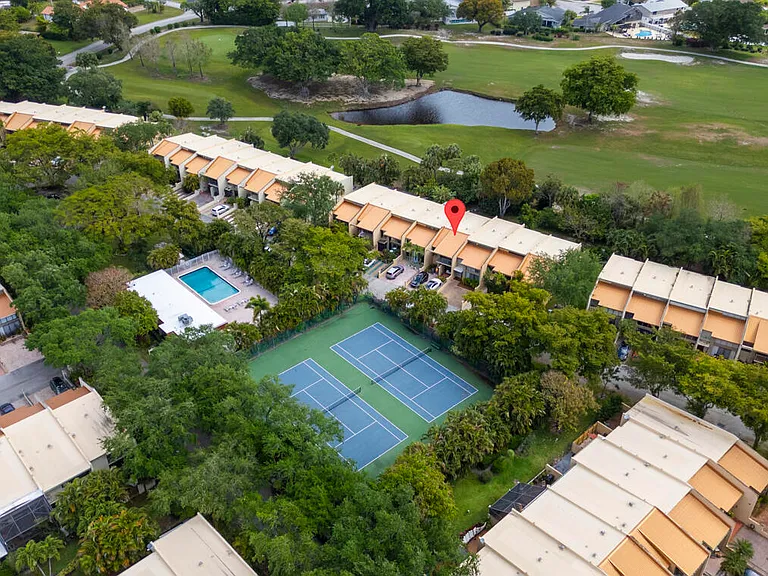 720 E Coco Plum Cir #5 — Photo 45