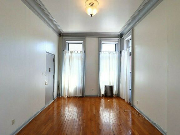 3rd image of 621 Saint Marks Ave APT 2
