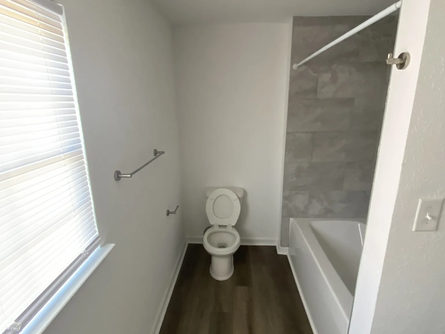 4 bed, 1800 sqft, $2,500 — Photo 2