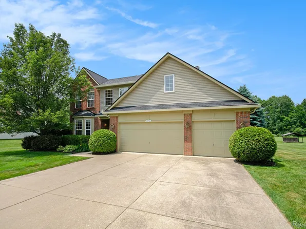 15740 Aspen Dr, Romulus, MI 48174