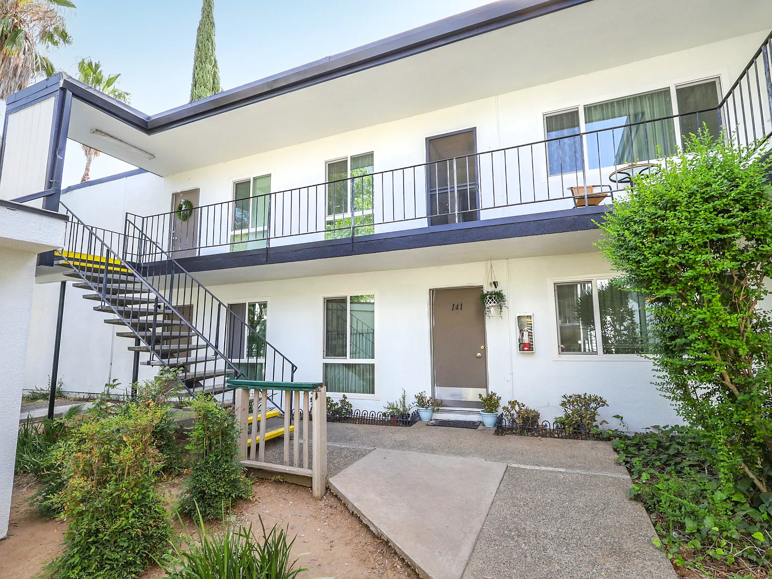 Courtyard Apartments — Photo 3