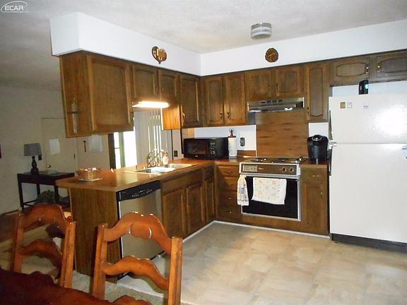 3rd image of 13277 Pine Valley Dr