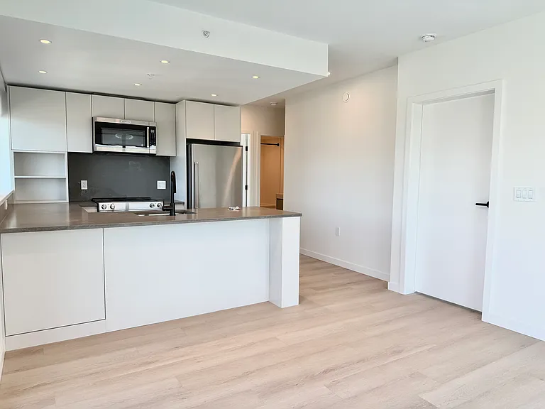 2488 Granville St — Photo 126