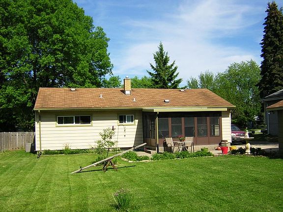 4th image of 8519 N 51st St