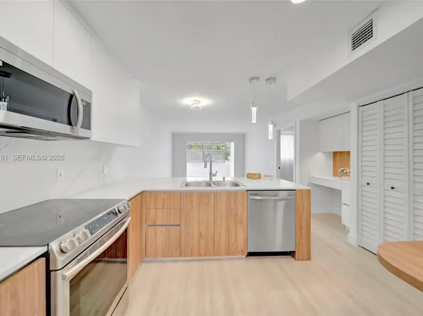 3100 Holiday Springs Blvd APT 111, Margate, FL 33063