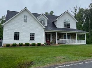 91 Chester Gap Rd, Chester Gap, VA 22623