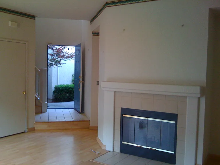 1875 Firebrick Ter — Photo 2