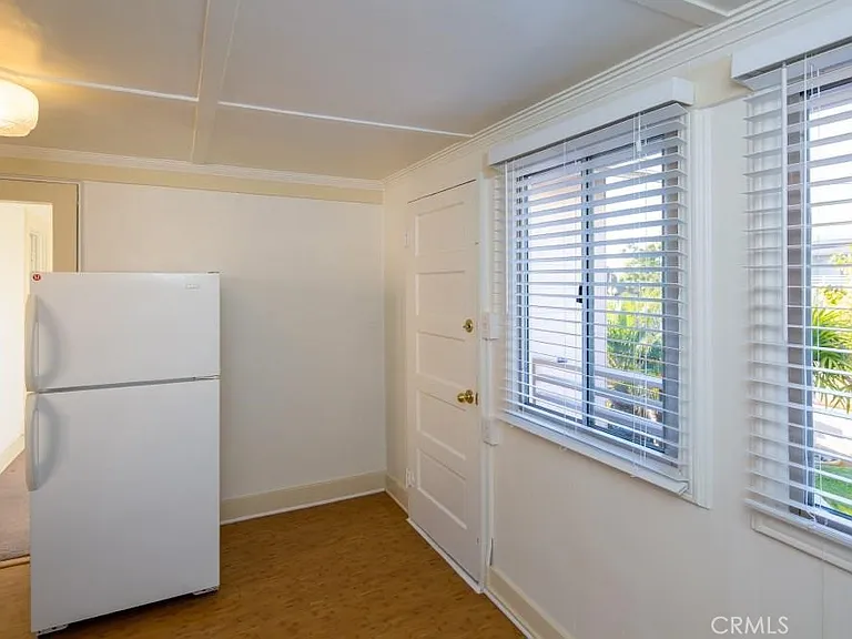 486 3rd St #4 — Photo 9