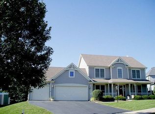 450 Erickson Ct, Elburn, IL 60119