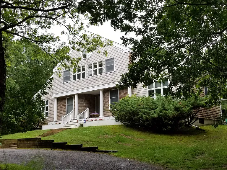 Cobblers Ct — Photo 5