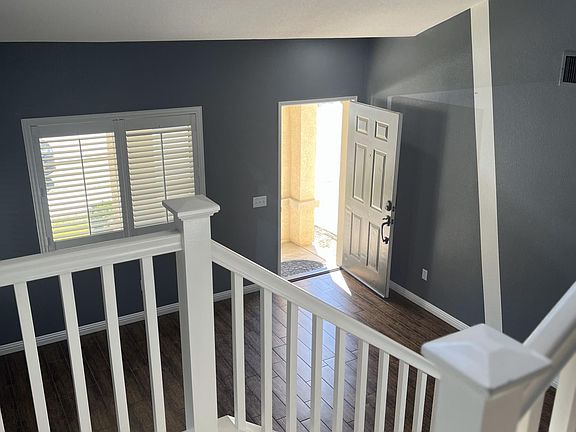 4th image of 39810 Monarch Dr