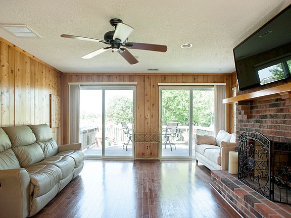 4th image of 528 Broadcreek Dr