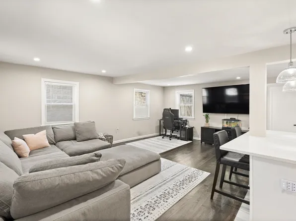 11 Appleton Ter, Everett, MA 02149