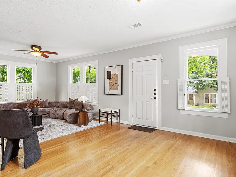 1507 Wethersfield Rd — Photo 8