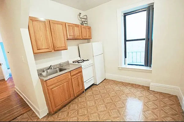 Rented by Jonis Realty | media 3