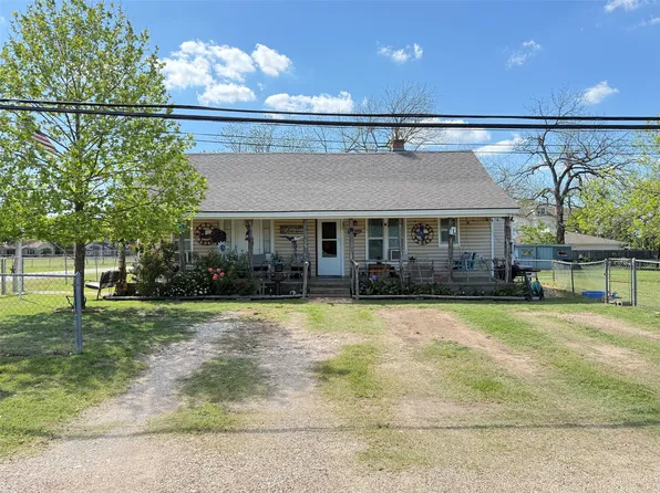 306 3rd St, Valley Mills, TX 76689