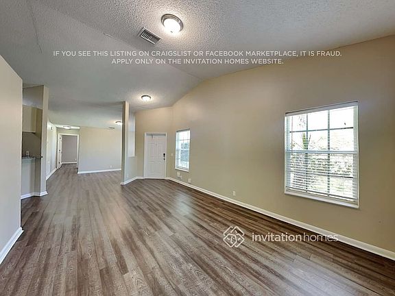 4th image of 8 Erwood Pl