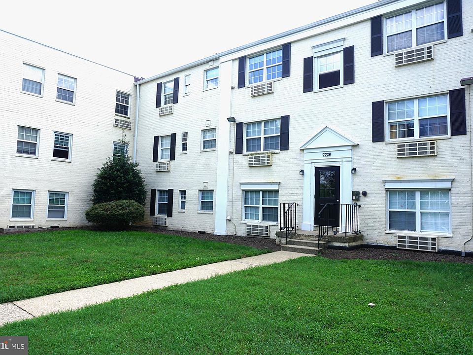 1st image of 2239 Farrington Ave