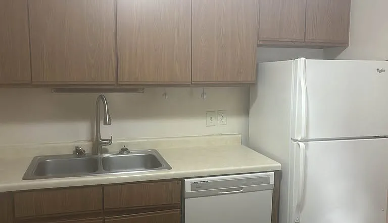 306 Waters Edge Dr — Photo 8