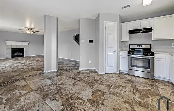 9204 Nightingale Dr — Photo 6