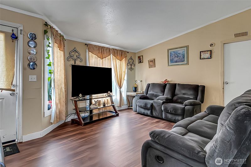 5th image of 7502 189th Avenue Ct E #9