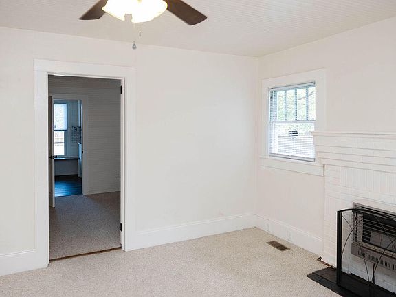 5th image of 706 S Magnolia Ave