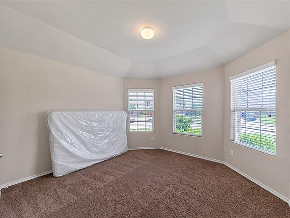 3rd image of 216 Oaklawn Dr