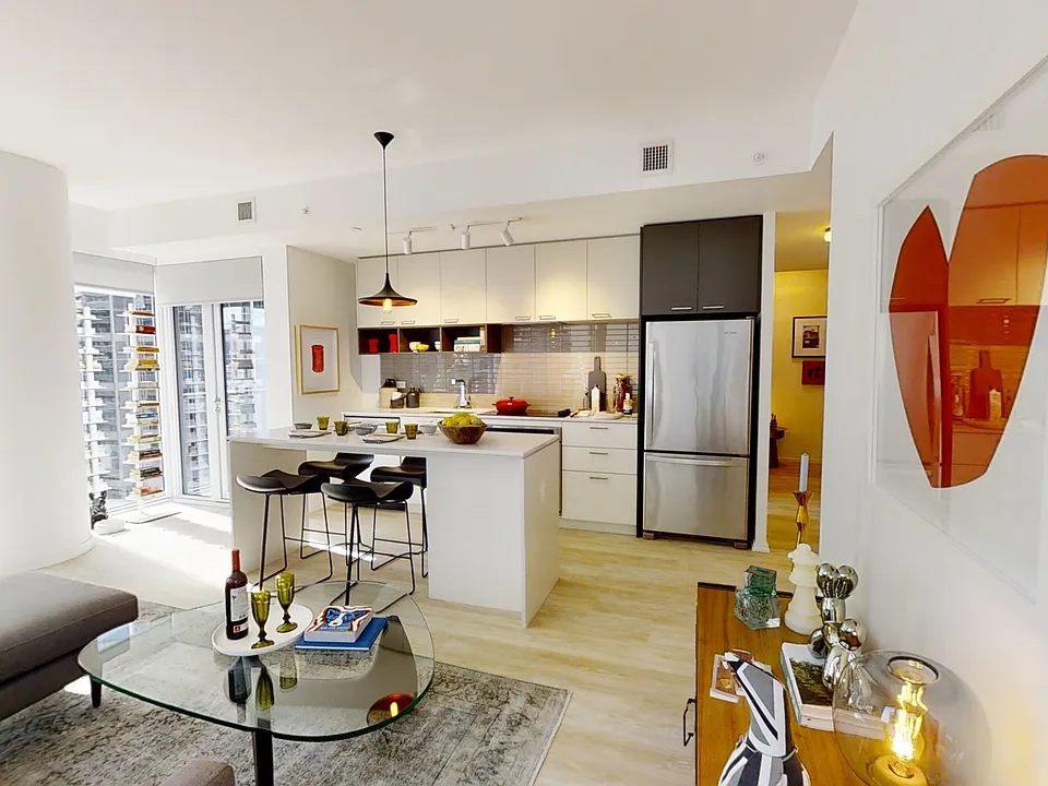 55 Gerrard St W