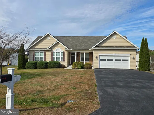 1202 Crushed Apple Dr, Martinsburg, WV 25403