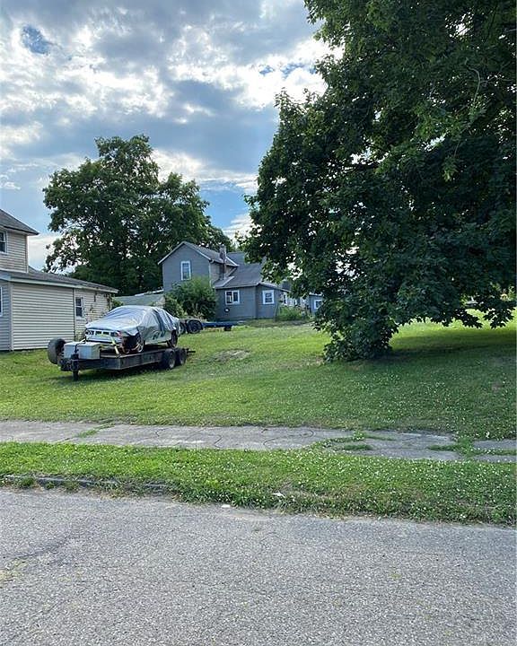 2nd image of 309 N 6th St