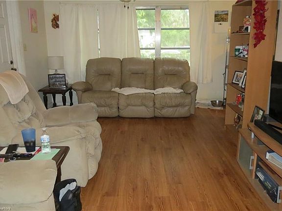 4th image of 1511 Lakeview Dr