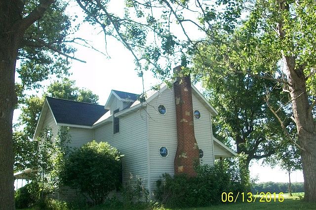 2nd image of 2100 N 2700 East Rd