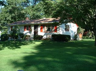 16 Dubois Rd, Uncasville, CT 06382