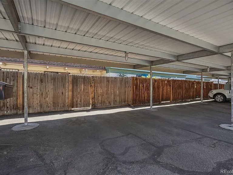 1169 S Monaco Street Pkwy — Photo 25