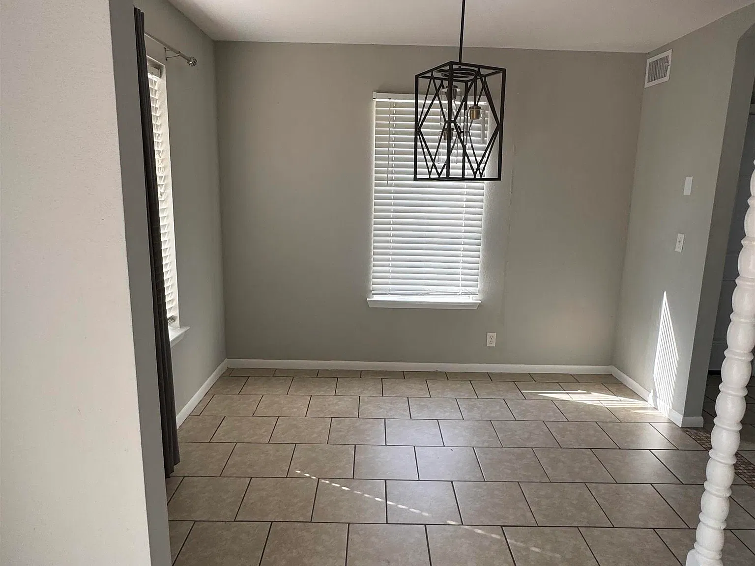 3 bed, 2.0 bath, 1391 sqft, $2,200 — Photo 3
