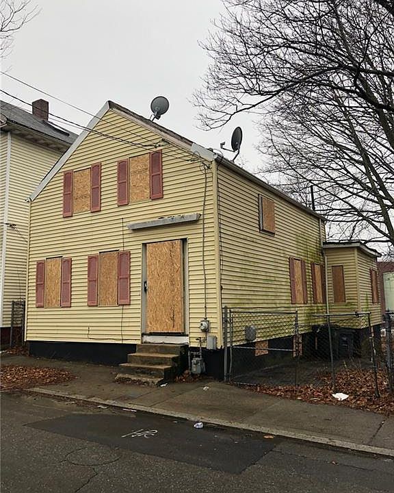 2nd image of 26 Camden Ave