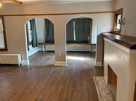 2445 N 50th St, Milwaukee, WI