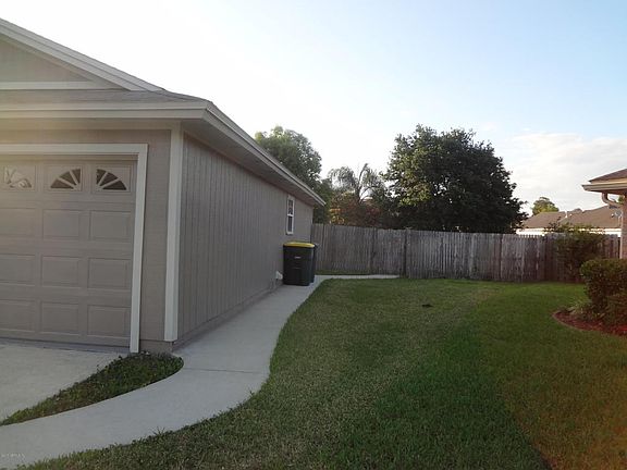 3rd image of 2420 Twin Springs Dr N