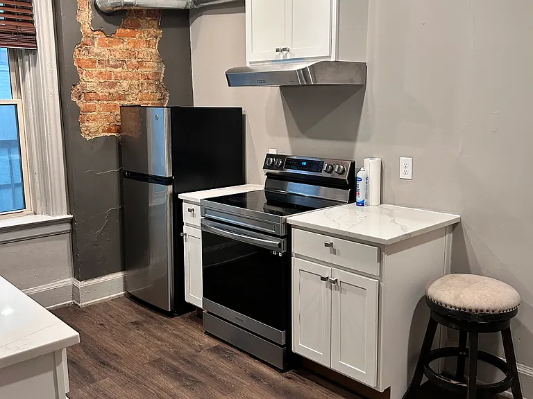 12 W Court St #7 — Photo 28